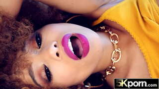 Stor Røv Sort Babe Hopper på Cock