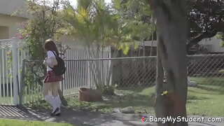 الشباب العذراء يخطئ فئة تبا صديقها