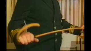 Британски жену-морепловац ударио штапом