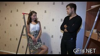 ̠�은이 앉아 있고 응시