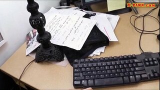 Пријателе направи договор со топла бизнис жена за таа да има пари