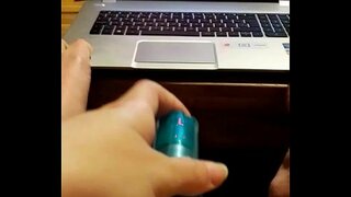 Βλέποντας πορνό στο σπίτι μόνη μου με τον δονητή...