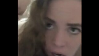 Slutwife deepthroats болон шулуун гэдсээр авдаг creampie өмнө farting энэ нь гарч байхад cumming